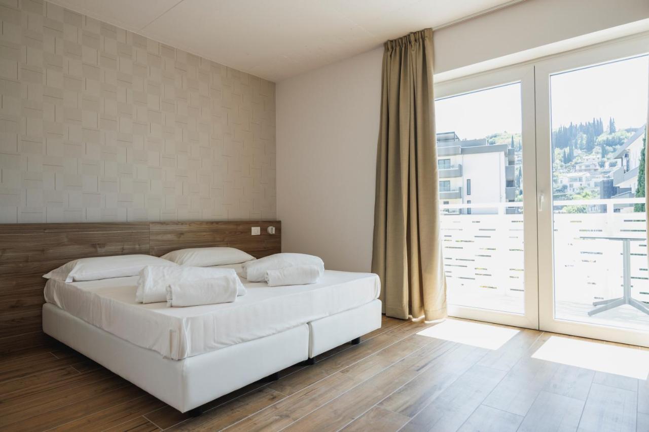 Lake Side Suites Riva del Garda Exterior photo